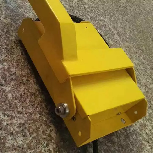 Auto turning school bus cross safety arm